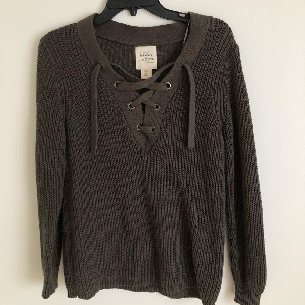 Green sweater small